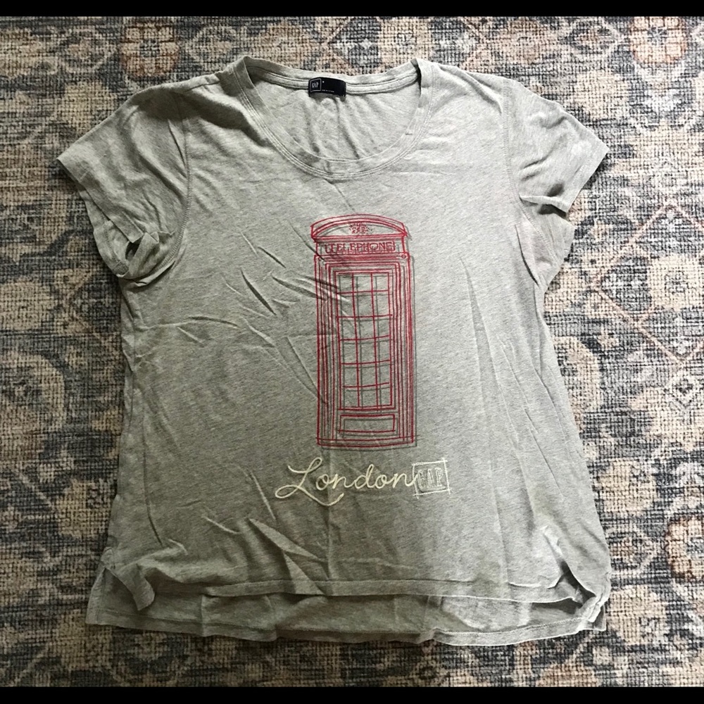 Gap t-shirt